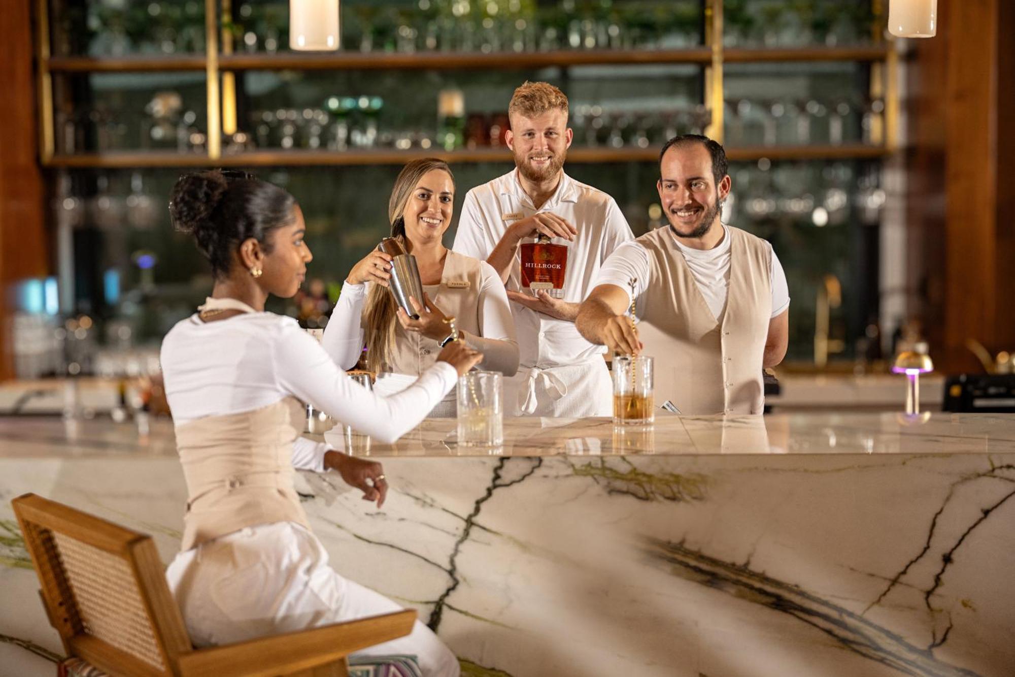 Ette Luxury Hotel & Spa Four Corners Exterior photo The bar at the hotel